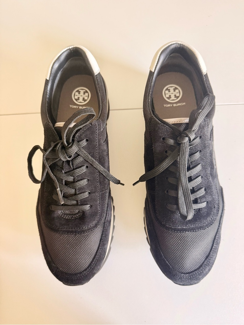🖤 Tory Burch Black Leather & Suede Sneakers | Women’s Size 10 | Luxe Casual 🖤 - Picture 3 of 10